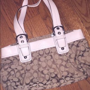 Signature coach tote bag